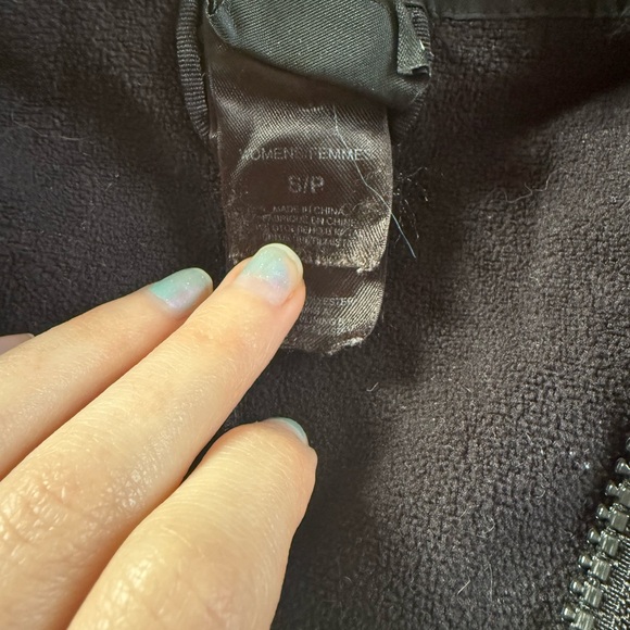 The North Face Women's Black Jacket - Picture 6 of 6